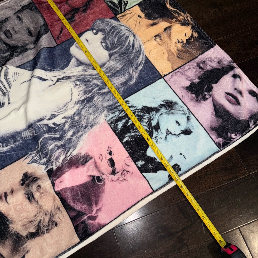 Taylor Swift Eras Tour Plush Blanket 49.5x 39.5 - Picture 2 of 6